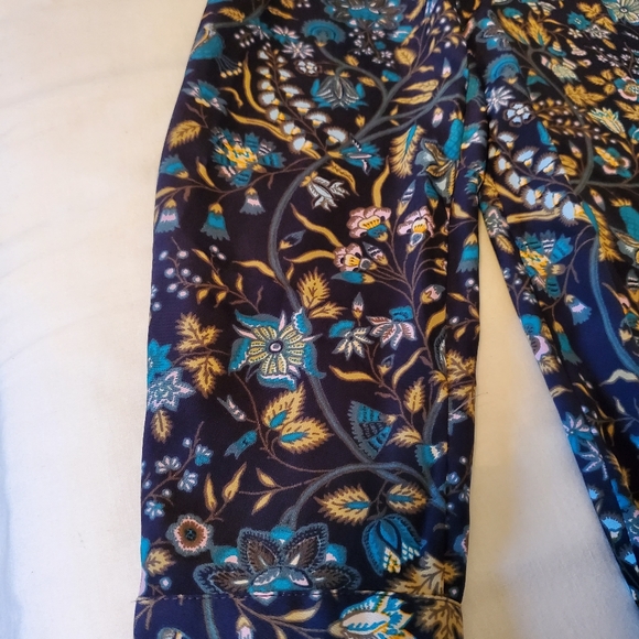 Selling Women's Floral Print Long Sleeved Blue Dress With Ruched Design - Picture 7 of 11